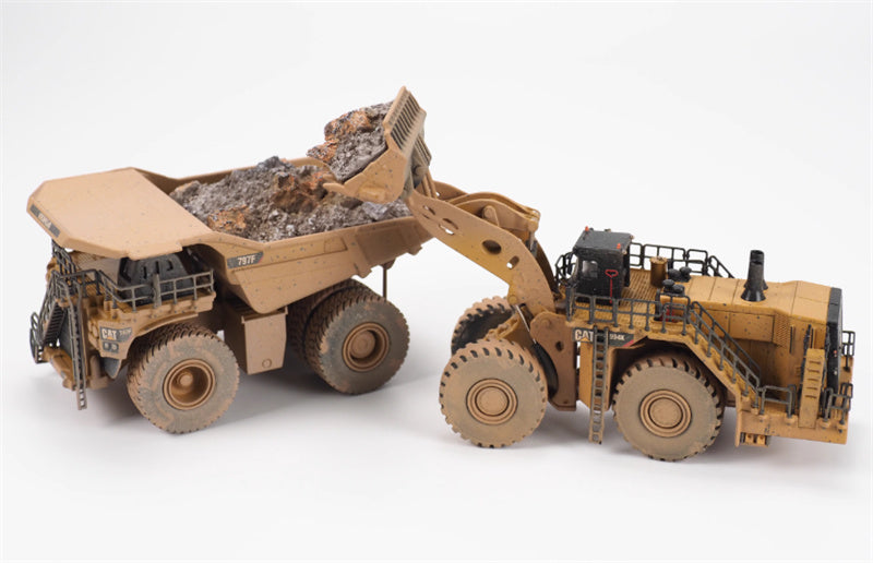 CATERPILLAR 994K Wheel Loader & 797 Mining Truck muddy scene set Limited Edition 1500PCS ONLY 1:125 Truck Pre-built Model