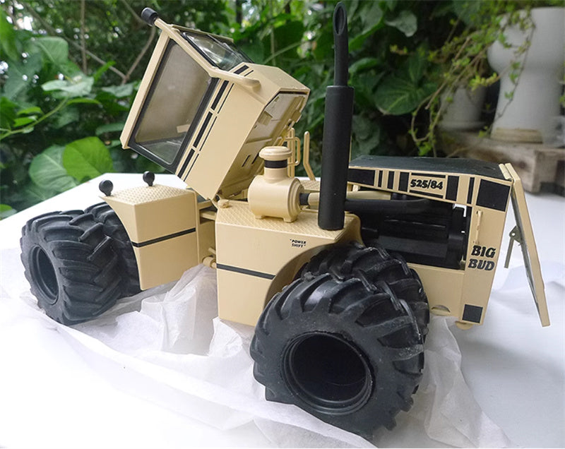 Top Shelf Replicas Big Bud 525/84 eight wheel high horsepower agricultural tractor milky white 1:32 Truck Pre-built Model