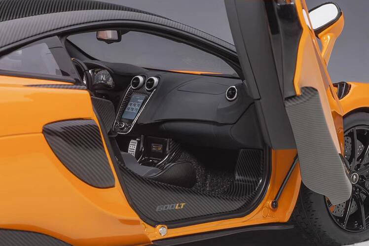 AUTOART McLaren 600LT sports car orange 1:18car Pre-a Model