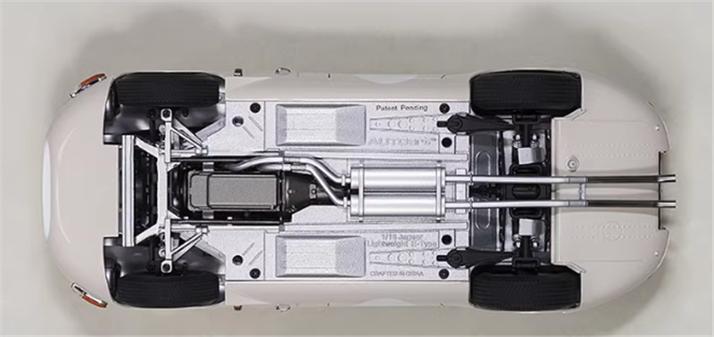 AUTOART JAGUAR LIGHTWEIGHT E-TYPE white 1/18car Pre-a Model