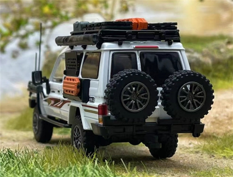 Autobots Models Toyota Land Cruiser LC78 J70 Off road modified version of personnel carrier White embossed version 1:64 Truck Pre-built Model view5
