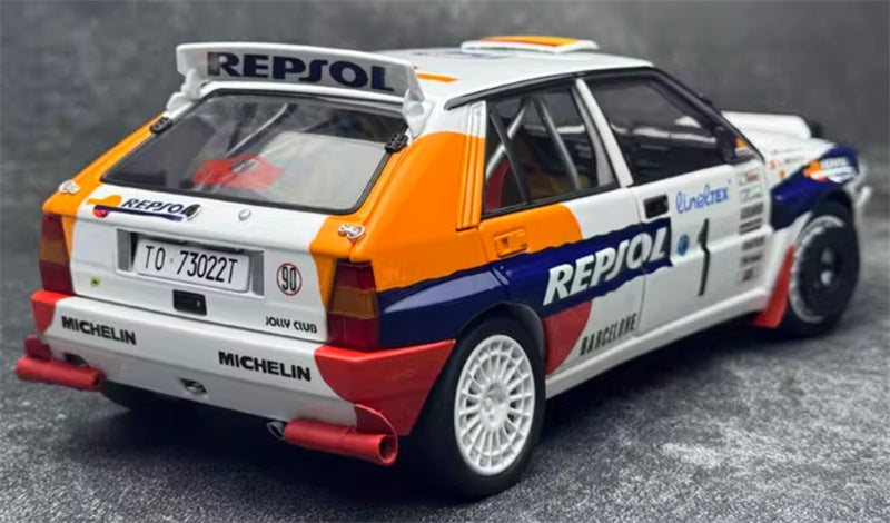Kyosho Lancia Delta HF Integrale sainz 1993 Monte Carlo #1 totip REPJOL CunelTex MICHELIN MHAGNET MARELL COMESA BARCELONE 1:18 Car Pre-built Model view5