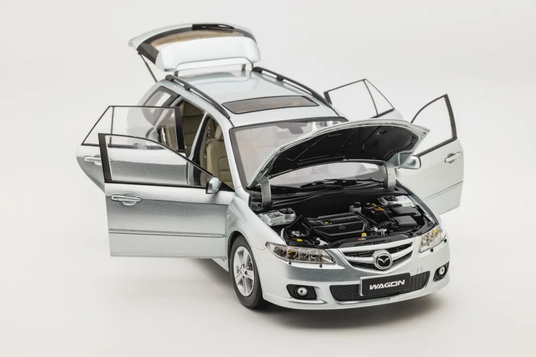 YC Model 1:18 Mazda 6 wagan diecast model silver