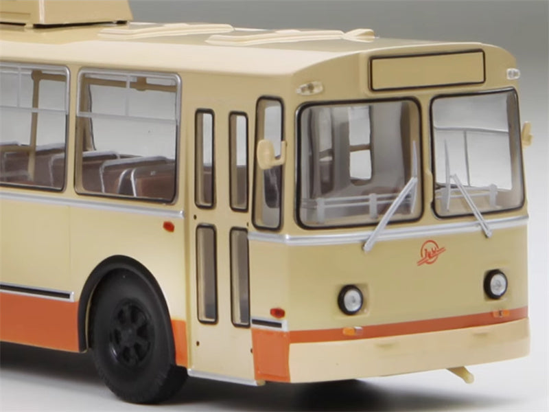 StartScaleModels Former Soviet Union/Russia ZIU 9 Trolley Bus Off white 1：43 Bus  Pre-built Model