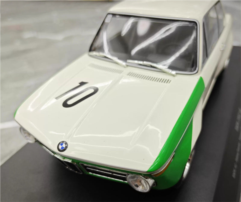 MINICHAMPS BMW 2002 tiK #10 BMW AG -Hahne/Quester - Winners GP der Tourenwagen Nurburgring 1968 1:18 Car Pre-built Model view2