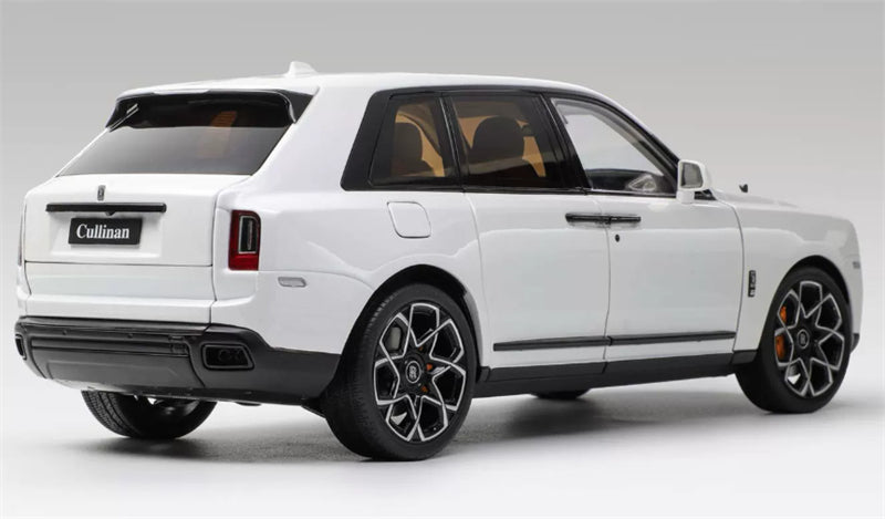 1:18  Cullinan Kahn  Metallic white ROLLS-ROYCE Limited Edition 149PCS ONLY DIECAST Model