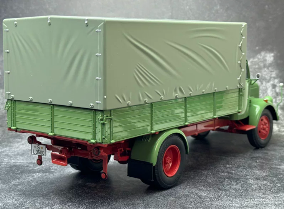 1:18 Mercedes-Benz L3500  Green  Schuco  DIECAST car Model