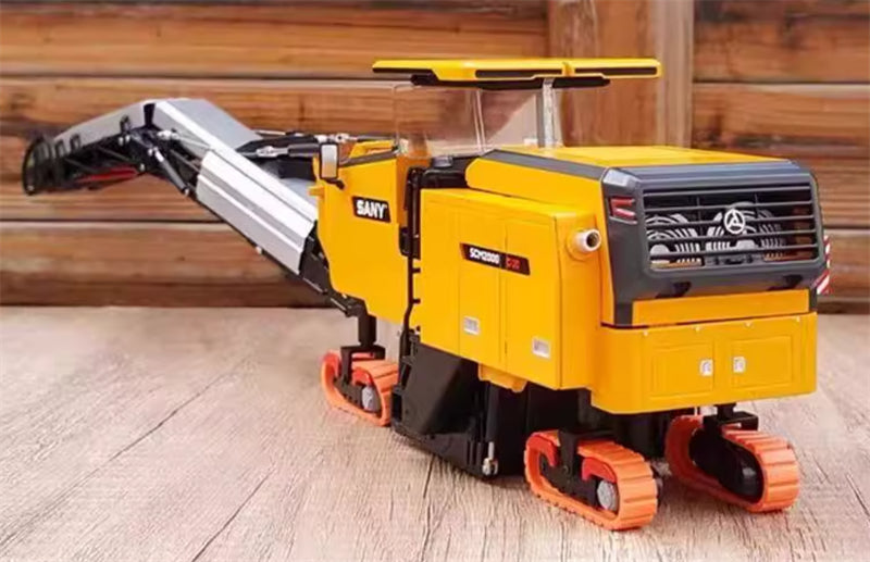 SANY SCM2000-C10 milling machine road paving door open version 1:35 Truck Pre-built Model