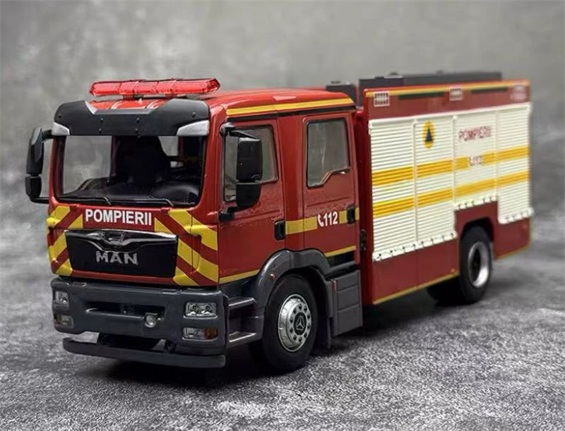 1:43 Man POMPIERII  JIEDA Rescue Major Red Diecast Model