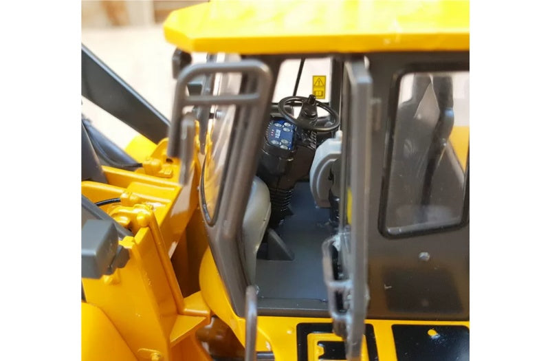 XGMA Machinery Loader Yellow 1:35 Truck Pre-built Airliner Model Display view10
