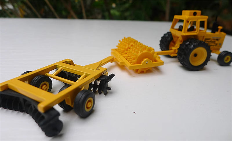 ERTL CASE IH INTERNATIONAL 21456 TRACTOR W/ SHEEPS FOOT & DISC Yellow 1:64 Truck Pre-built Model