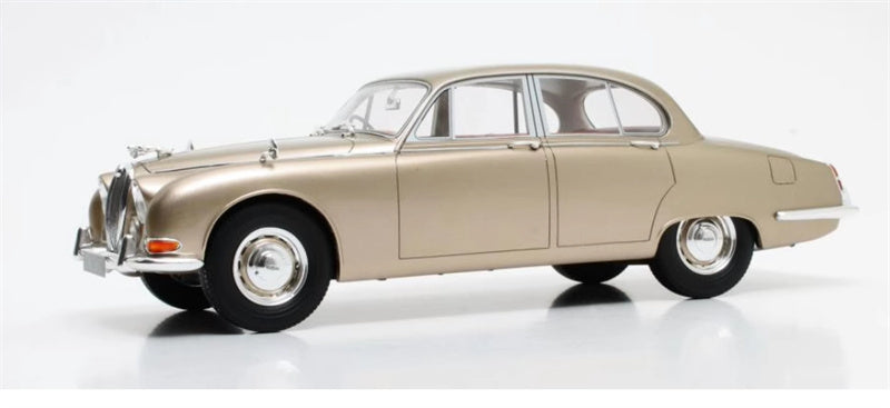 CULT Jaguar S-Type 1965 gold 1:18 Car Pre-built Model