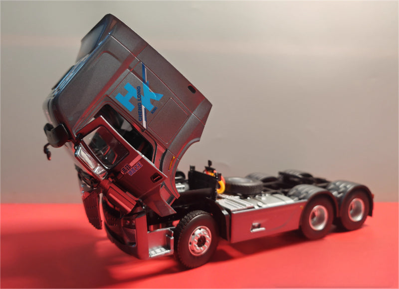 Dongfeng Chenglong HK tractor grey 1:24 Truck Pre-built Model