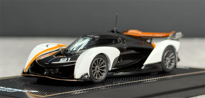 1:64 Mclaren Solus GT Black/white dual tone CM-MODEL DIECAST Civil Car Model