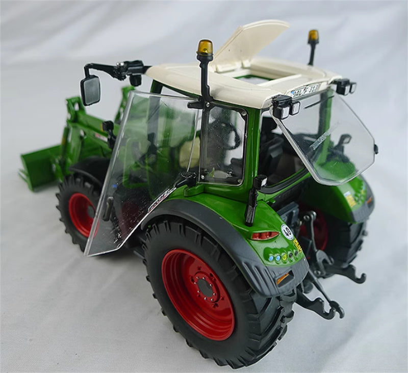 USK Fendt 313 Vario Front Loader Green 1:32 Truck Pre-built Model