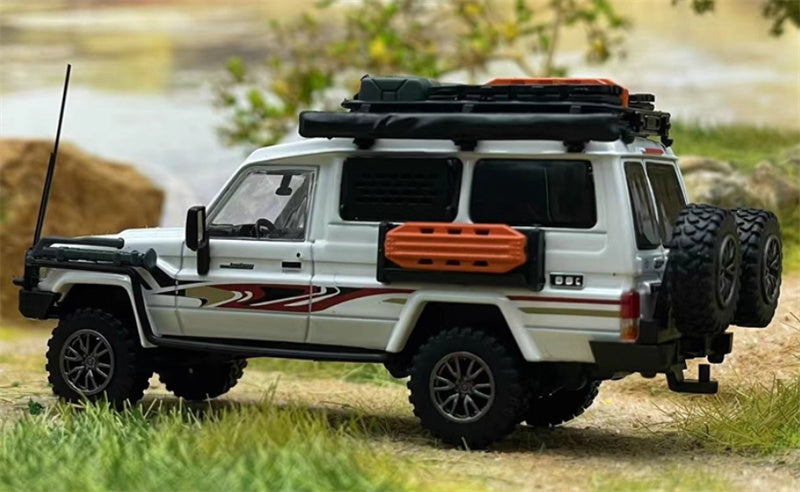 Autobots Models Toyota Land Cruiser LC78 J70 Off road modified version of personnel carrier White embossed version 1:64 Truck Pre-built Model view2