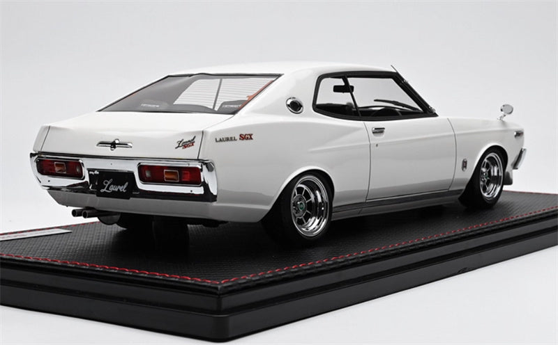 IGNITION MODEL Nissan Laurel 2000SGX C130 White 1:18 Car Pre-built Model view7