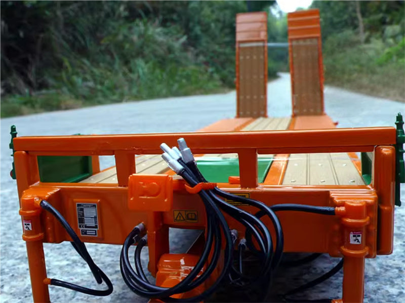 Universal Hobbies Dangreville PE 32 Flatbed trailer Orange 1:32 Truck Pre-built Model