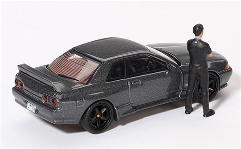 MINIGT Nissan Skyline GT-R (R32) Nismo w/ Figure grey 1:64 Car Pre-built Model view2