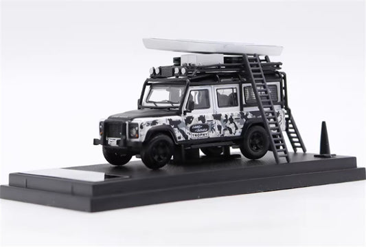Master Land Rover Defender 110 camouflage with accessories TROPHY 1:64 Car Pre-built Airliner Model Display view1