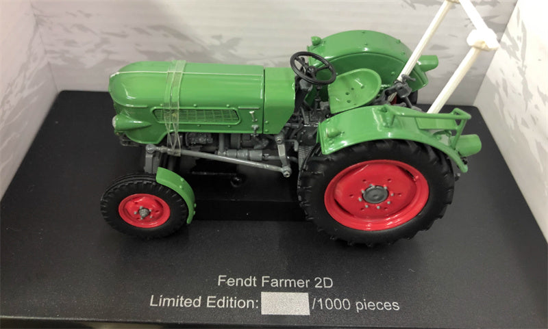 Universal Hobbies Fendt Farmer 2D tractor Green Limited Edition 1000 PCS ONLY 1:32 Truck Pre-built Model