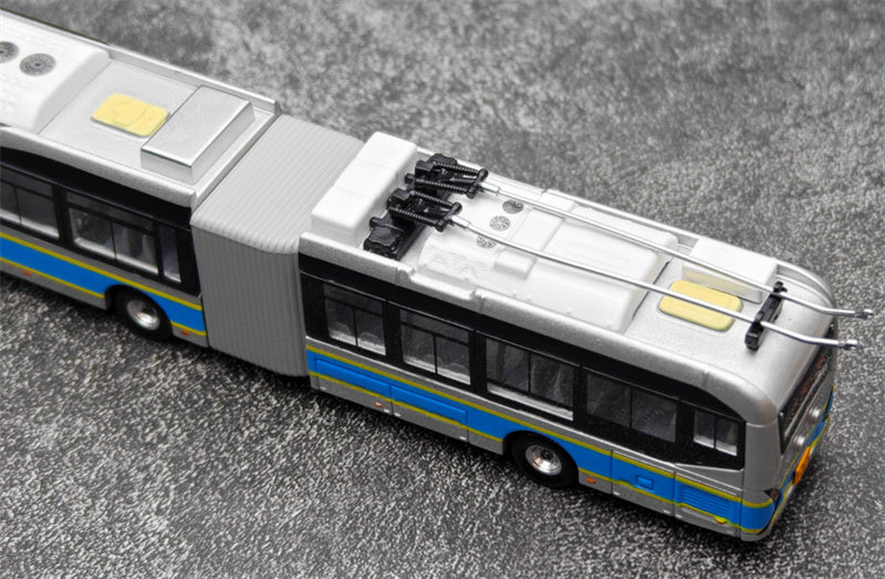 CREATIVE CULTURE BJD-WG180N Beijing Bus BTR3 Youth articulated trolley bus Blue Silver 1:110 Bus Pre-built Model view3