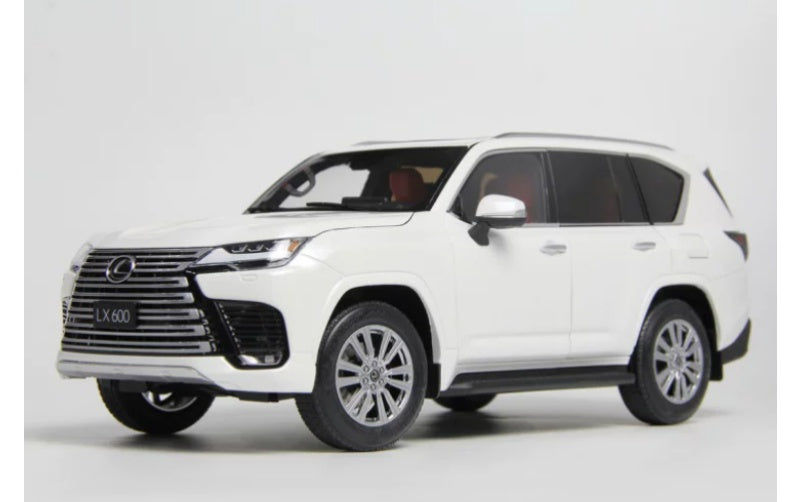 1:18 Lexus LX600 White LCD MODELS DIECAST Truck Model