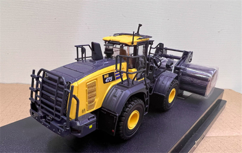 Universal Hobbies Komatsu WA475-10 with wood grapple 1/50 Truck Pre-built Model