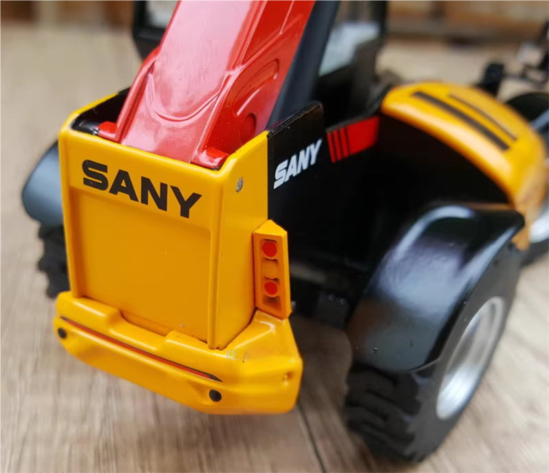 SANY STH1440 telescopic arm forklift Red 1:35 Truck Pre-built Model