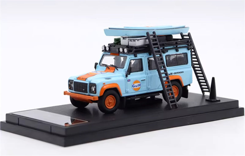 Master Land Rover Defender 110 Gulf coating with accessories old version 1:64 Car Pre-built Airliner Model Display view1