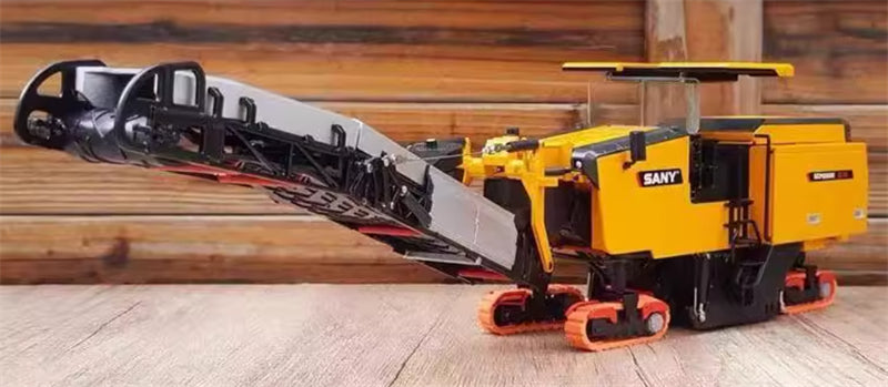 SANY SCM2000-C10 milling machine road paving door open version 1:35 Truck Pre-built Model