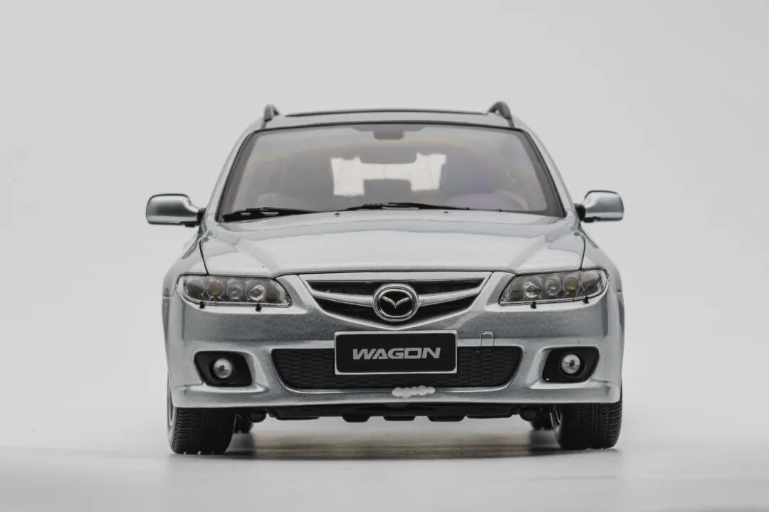 YC Model 1:18 Mazda 6 wagan diecast model silver