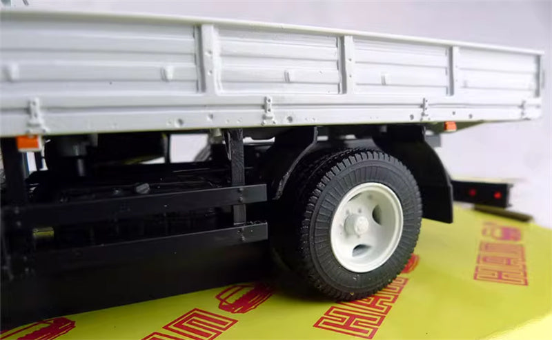 HAW RA3 C42 R33 Soviet Union Russian civilian pickup truck white 1:43 Truck Pre-built Model
