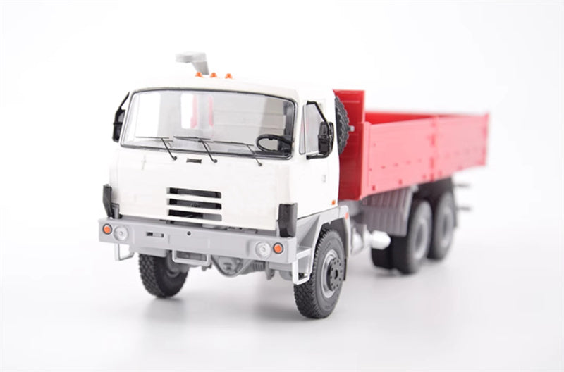 Premium ClassiXXs TATRA 815 V26 off-road flatbed truck Red and white coating 1:43 Truck Pre-built Model
