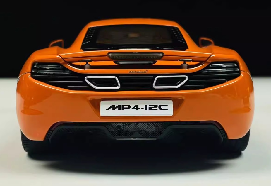 AUTOART McLaren MP4-12c Orange 1:18 Car Pre-built Model view7
