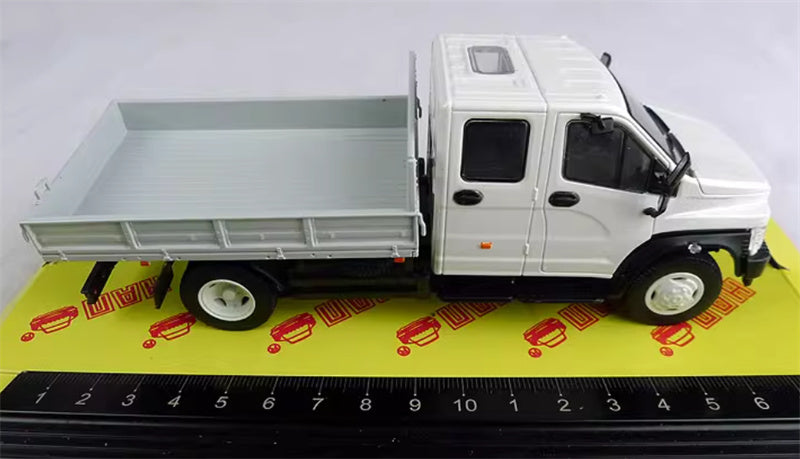 HAW RA3 C42 R33 Soviet Union Russian civilian pickup truck white 1:43 Truck Pre-built Model
