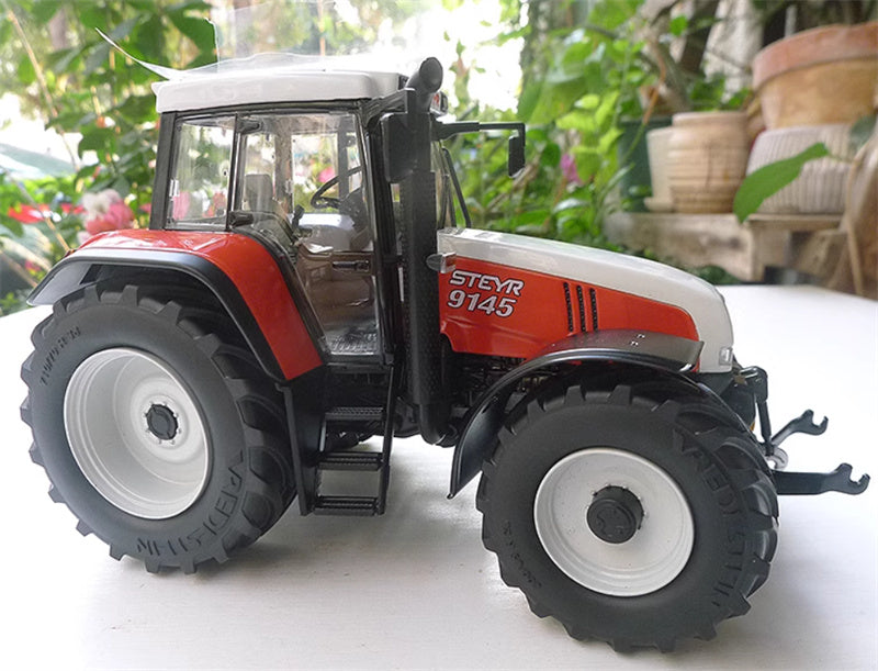 Marge Models Steyr tractor 9145 Red 1:32 Truck Pre-built Model