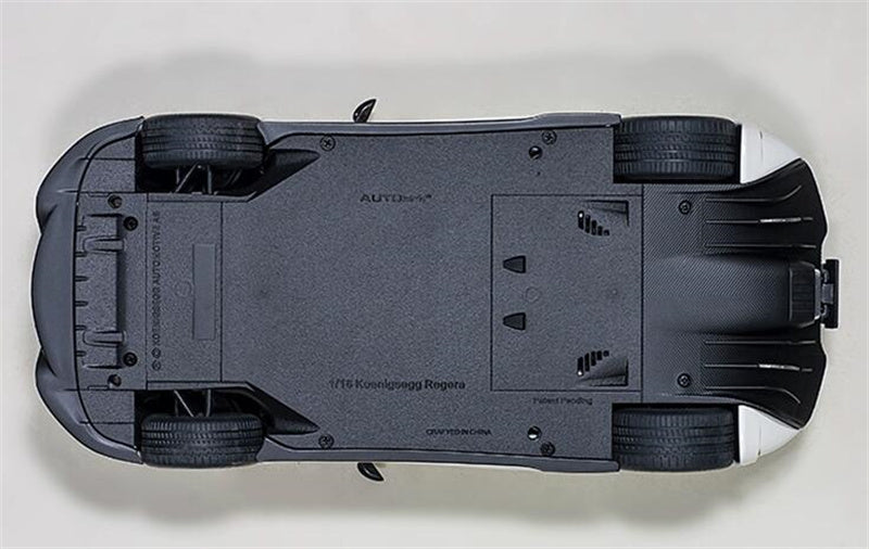 AUTOART KOENIGSEGG REGERA Car white 1:18 Resin car