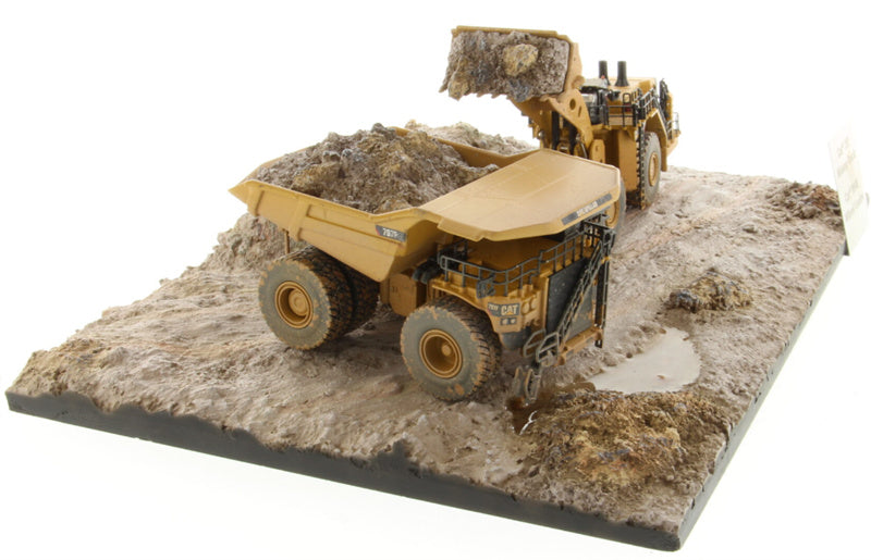 CATERPILLAR 994K Wheel Loader & 797 Mining Truck muddy scene set Limited Edition 1500PCS ONLY 1:125 Truck Pre-built Model