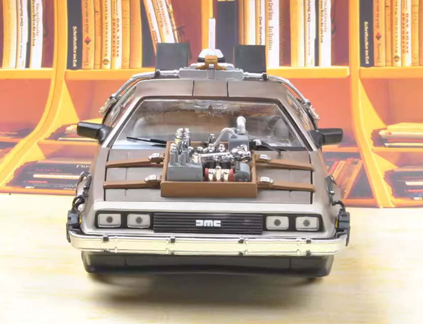 1:18 Delorean DMC12 time machine    Sun Star Track version DIECAST car Model