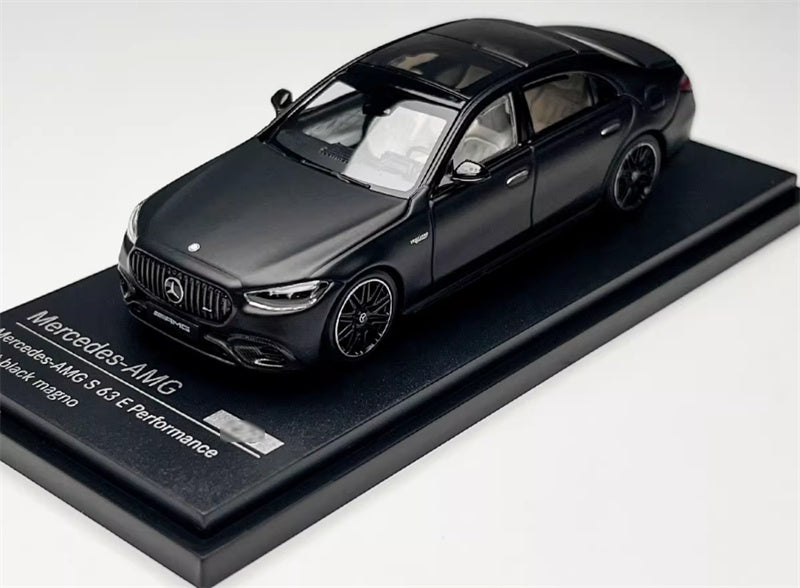 Almost Real Mercedes - AMG S 63 E Performance 2023 Night black magno 1:64 Car Pre-built Airliner Model Display view5