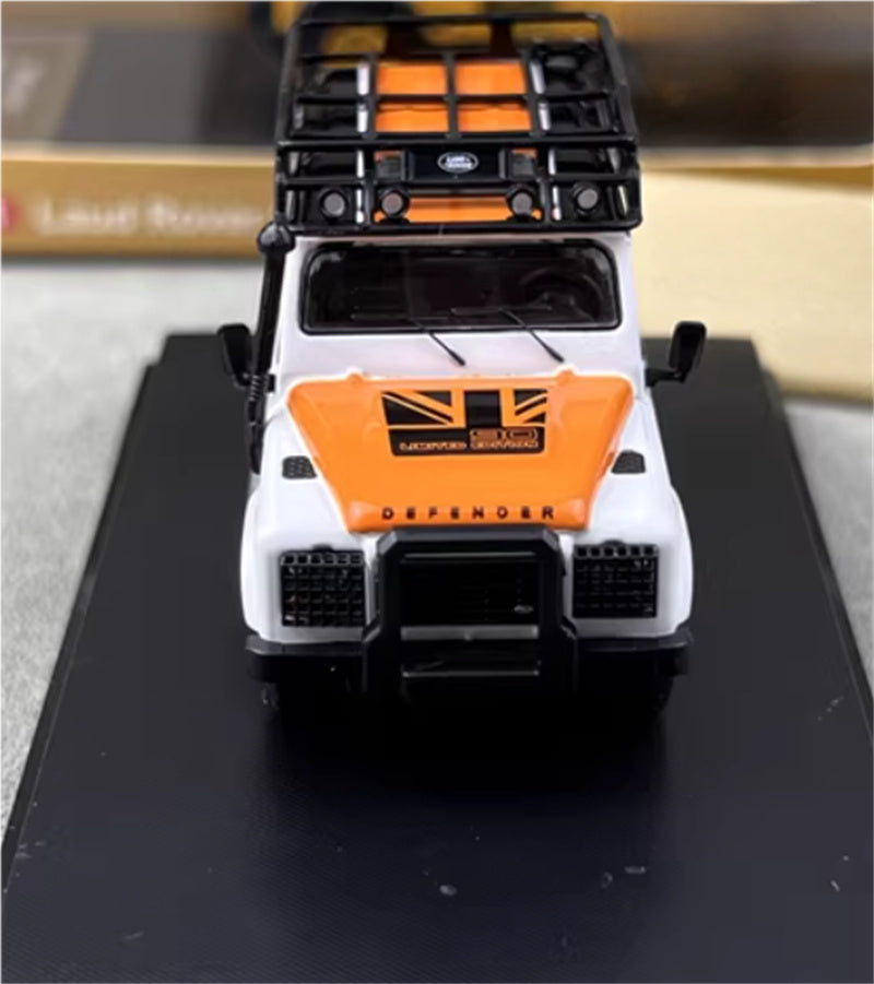 Master Land Rover Defender 90 White yellow lid with Accessories 1:64 Car Pre-built Airliner Model Display view5