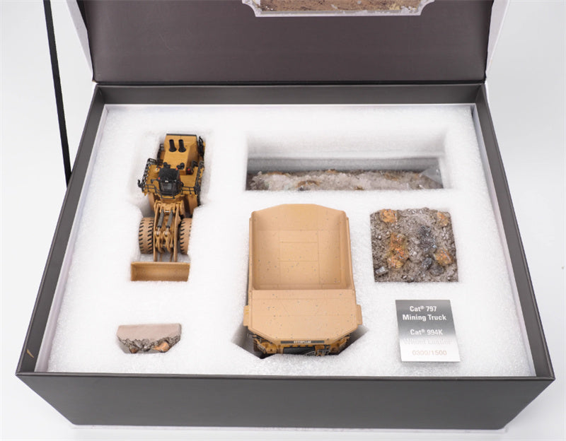 CATERPILLAR 994K Wheel Loader & 797 Mining Truck muddy scene set Limited Edition 1500PCS ONLY 1:125 Truck Pre-built Model