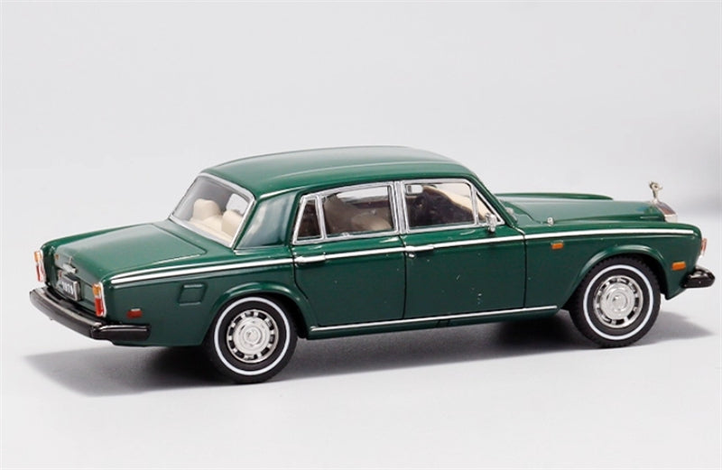 GFCC 1979 Rolls Royce Silver Shadow II Luxury Classic Car Green Limited Edition 499PCS ONLY 1:64 car Pre-built Model view5