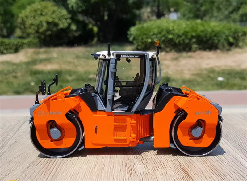 Wittgen Hamm HD 148iVV Double Steel Wheel Roller 1:35 Truck Pre-built Model