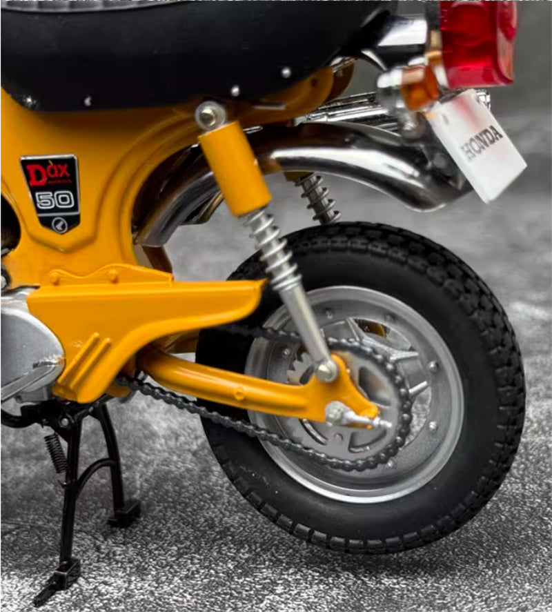 EBBRO HONDA DAX ST50 1969 orange 1:10 motorcycle Pre-built Model view9