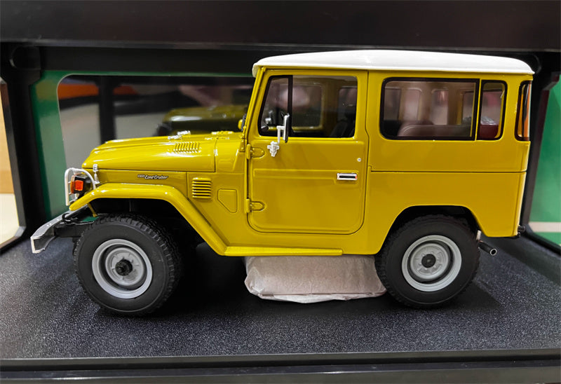 CULT FJ40 Toyota Land Cruiser 1:18 Car Pre-built Model