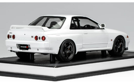 1:18 Nissan GT-R (R32) White MOTORHELIX Limited 99 pcs Resin Car Model