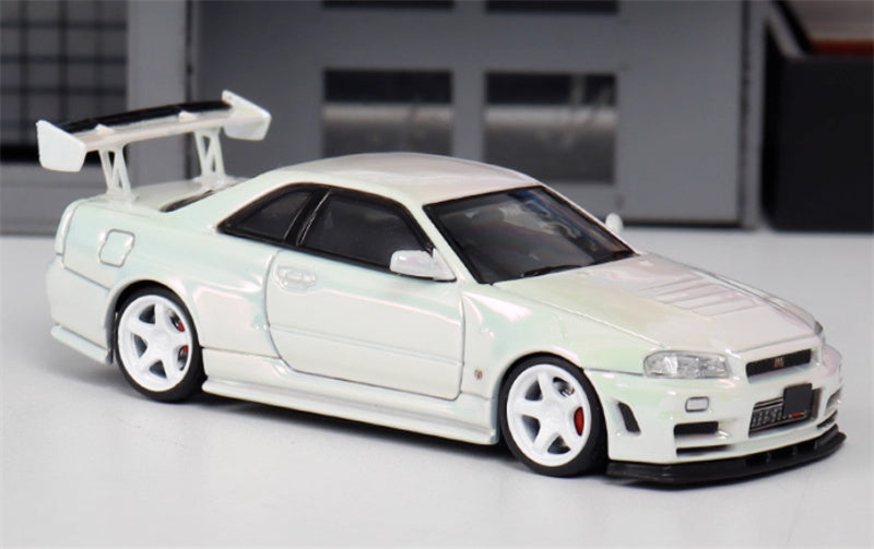Fuji Nissan Skyline GT-R R34 Nismo Z-Tune White Pearl (White Wheel) High Wing Limited Edition 699PCS ONLY 1:64 Car Pre-built Model view4