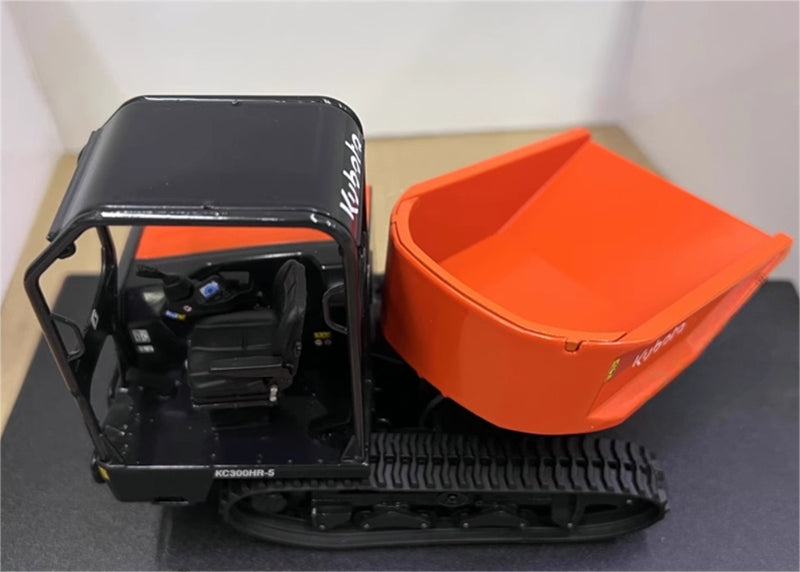 Universal Hobbies Kubota KC300HR-5 Trakced dumper 1:24 Truck Pre-built Model